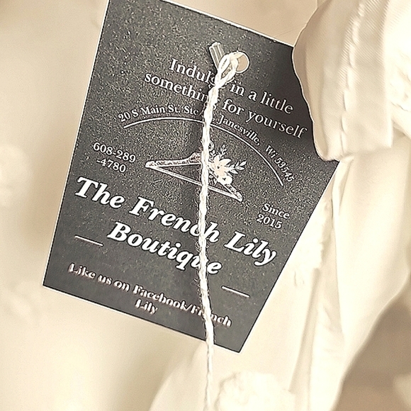 Beautiful Ivory Layered Sheer Textured Polka-dot Short Sleeve Blouse - Picture 8 of 10